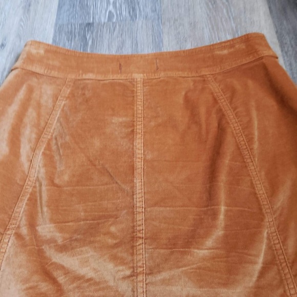 Velveteen A-Line Mini Skirt Button-Front Edition - Picture 13 of 14